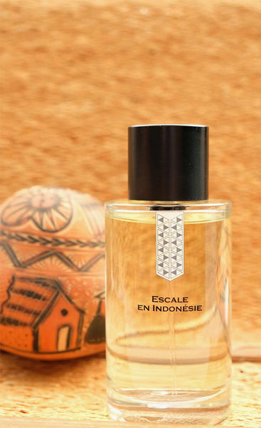 Escale en Indonésie Indigo Perfumery has niche and natural perfumes and artistic fragrances, and concierge service. www.indigoperfumery.com.