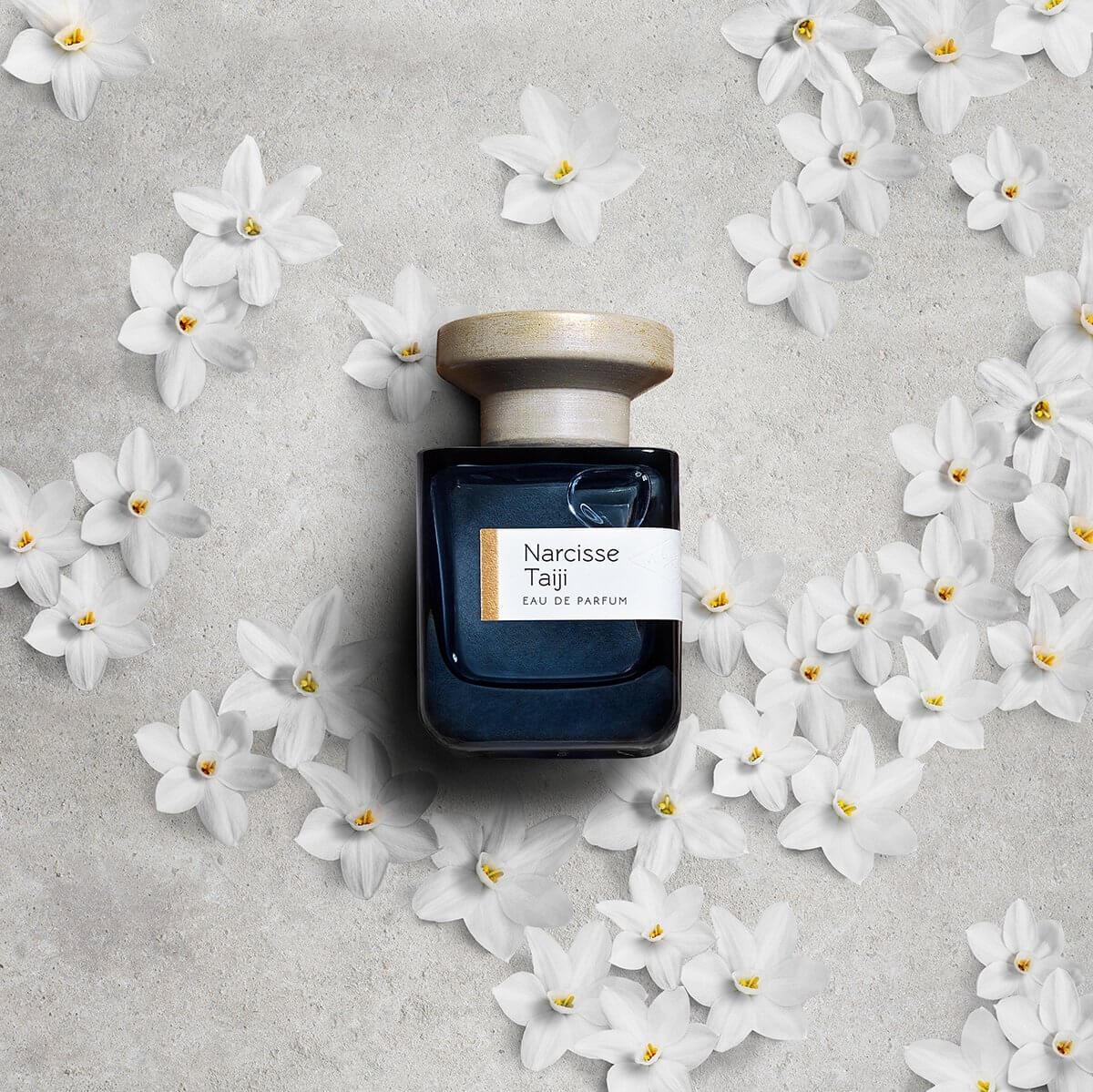 Narcisse Taiji by Atelier Materi with narcissus at Indigo